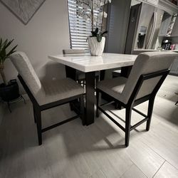 5pc Dinning Table Set $899🎈🎈🎈