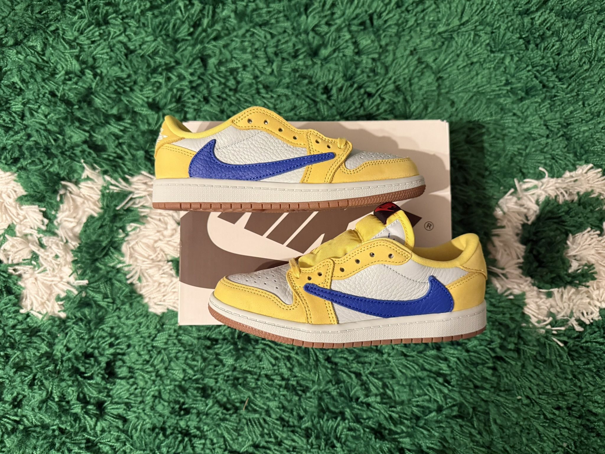 Travis Scott Jordan 1 Low Yellow Canary