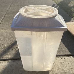 Used SEALED PET FOOD STORAGE CONTAINER 
