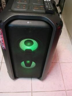 LG XBOOM 550 Watts Speaker System with Karaoke Creator
