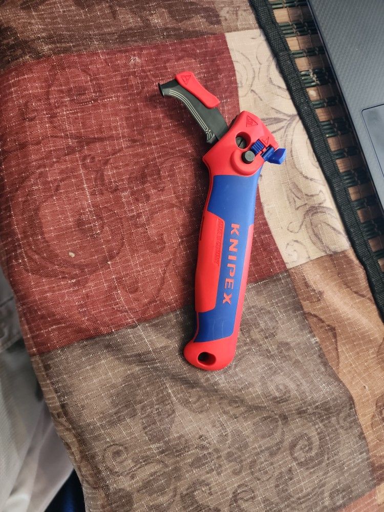 Knipex Ratcheting Knife