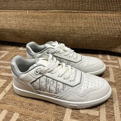 Dior Shoes for Sale in Chicago, IL - OfferUp