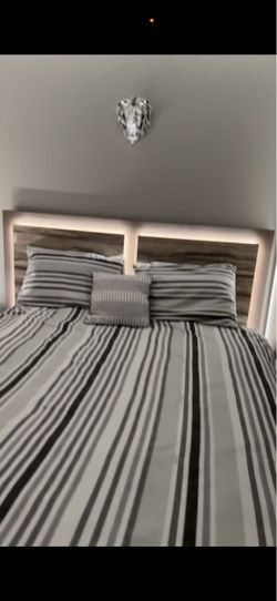 Queen Bed set