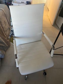 Desk Chair Like New