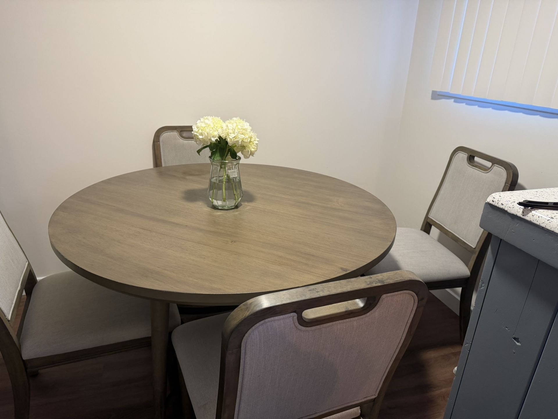 Round Table Wooden With Chairs