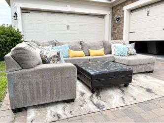 Plush Style Sectional Couch with Chaise