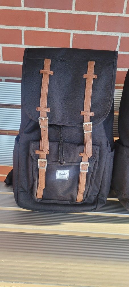 Black Herschel Backpack (30L)
