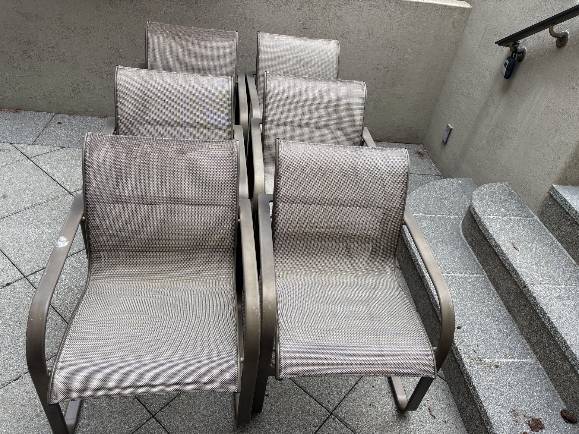 Patio Table And 6 Chairs