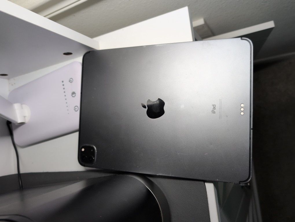 iPad pro 11-inch (2nd Generation) Broken screen