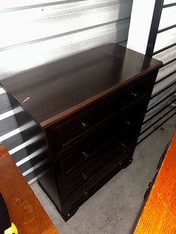 Dark Wood 4-Drawer Chest Dresser