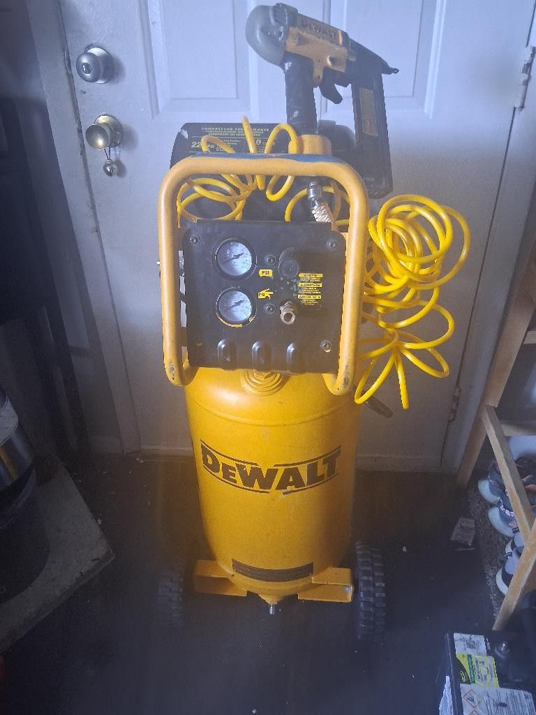 DeWalt 15 Gallon Compressor With DeWalt Staple Gun
