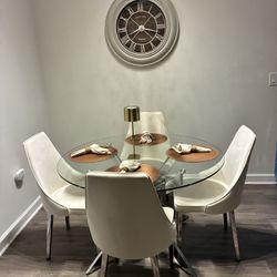 Round Dinning table 