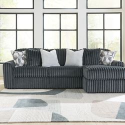 Midnight Sectional. 🚚WE DELIVER🚚