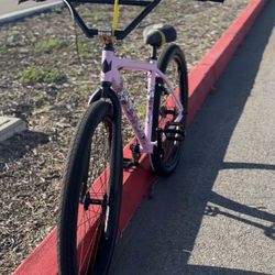 29 IN THRONE WHEELIE BIKE