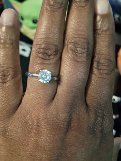 Solitaire Round Stone Silver Ring size 8