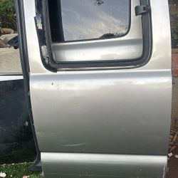 01/06 Silverado Extended Cab Driver And Passenger Side Doors