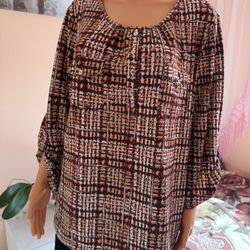 Women's long-sleeved blouse