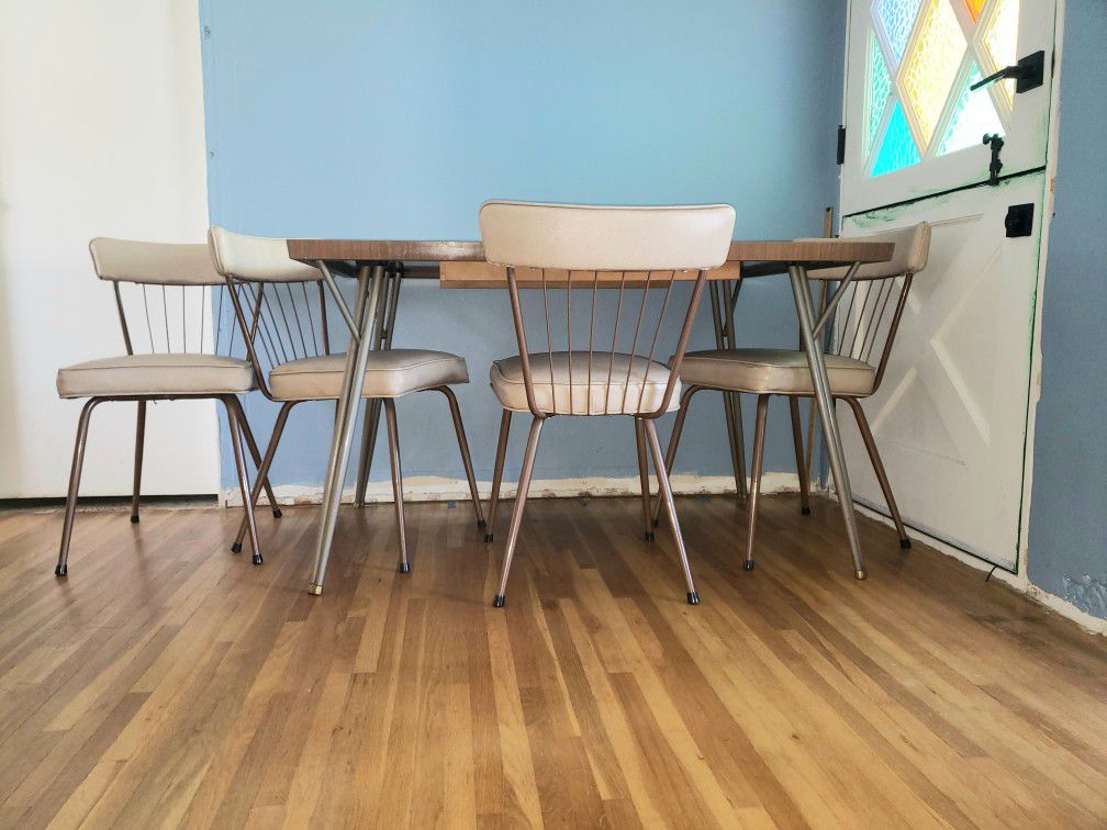 Daystrom Dining Table And 4 Chairs