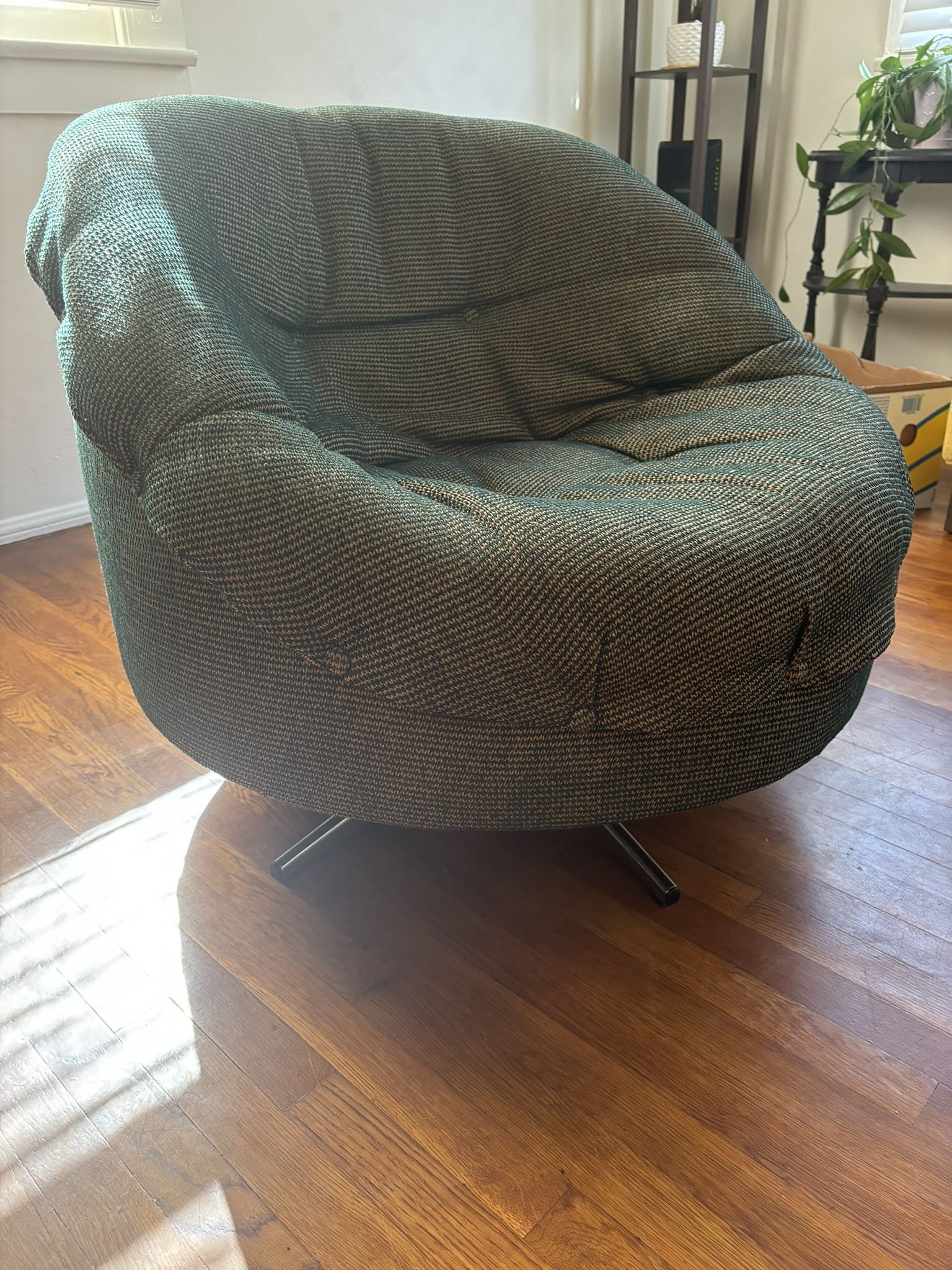 Mid Century Modern Vintage Circular Swivel Chair