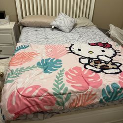 Queen Size Bedroom Set With Mattress, Nightstand And Dresser 