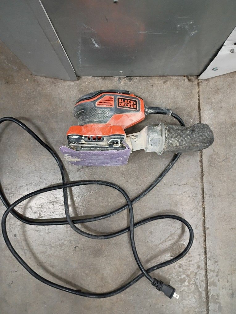 Black Decker 2.0 AMP Corded Sander BDEQS300, Used