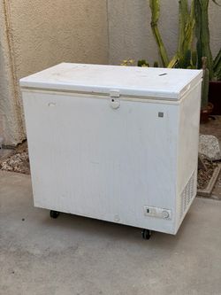 Chest Freezer - 7 cu ft - Works Perfectly
