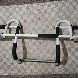 Pull Up Bar