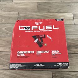 Milwaukee Fuel M18 Finisher 15 Gauge Nail Gun 