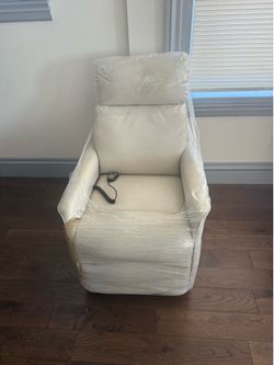 Power lift recliner.