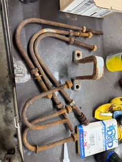 Traction action U-Bolts with Nuts and Brackets