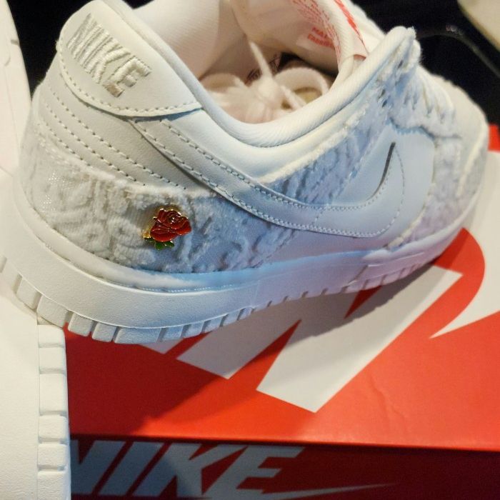 Nike Dunk Low WMNS "Give Her Flowers" Size 8