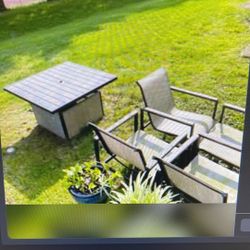 Outdoor Table And Chairs 