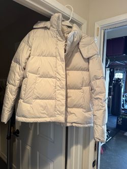Lululemon puffer jacket size 4