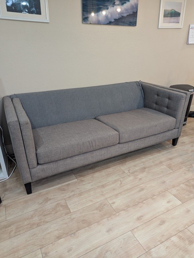 Modern Comfortable Sofa Couch From Living Spaces .