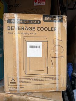 Beverage cooler with glass screen