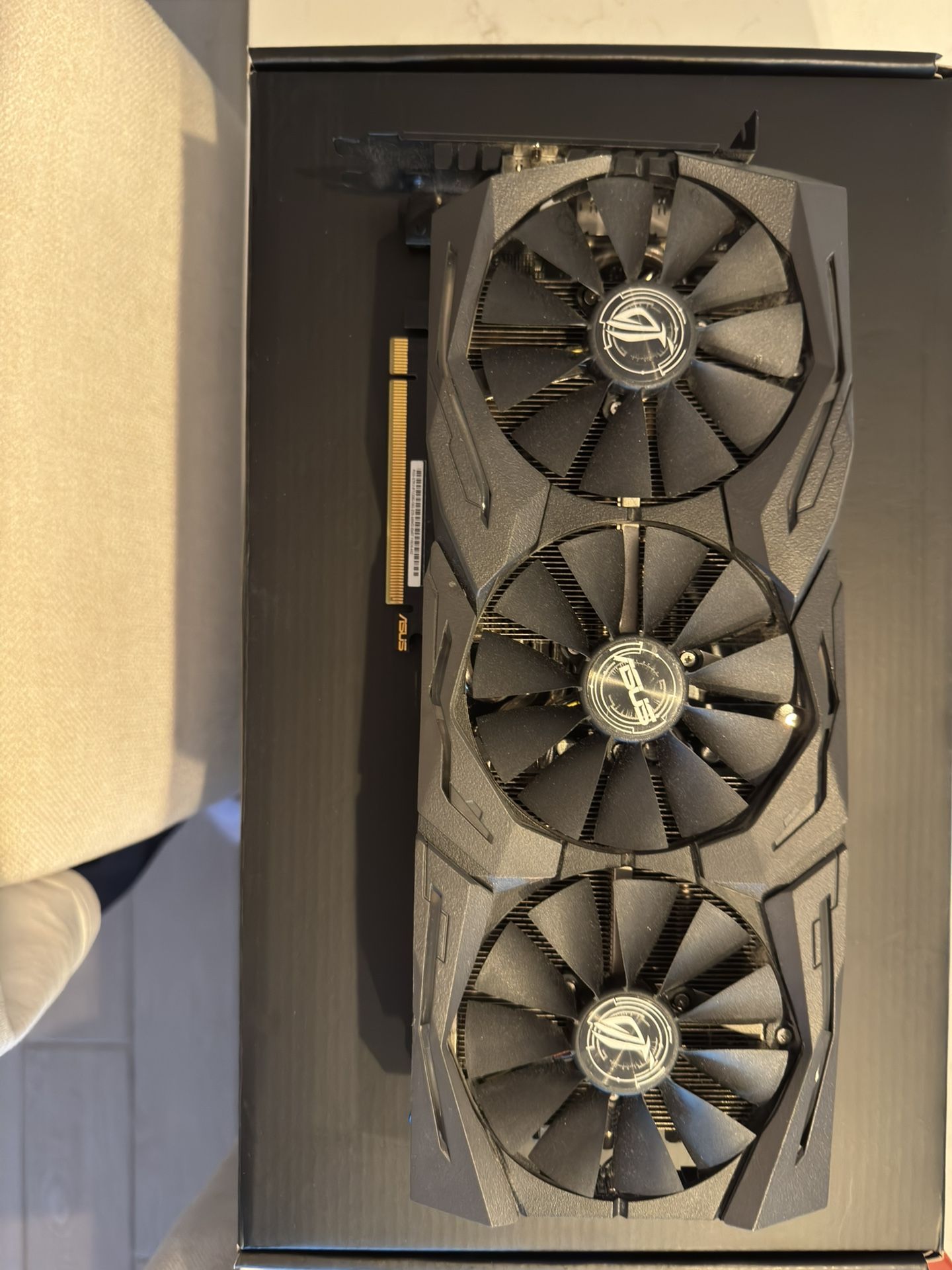 Asus ROG Strix RTX 2060 8gb VRAM GPU