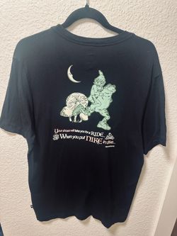 New men’s Nike shirt