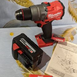 MILWAUKEE 
M18 FUEL  18-VOLT LITHIUM ION BRUSHLESS CORDLESS GEN-4  1/2 IN HAMMER DRILL  WITH  HIGH OUTPUT  6.0 AH BATTERY 