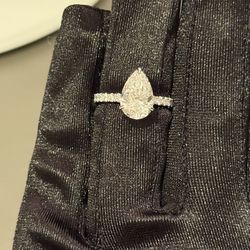 Stunning 3 Carat Pear Diamond Ring 