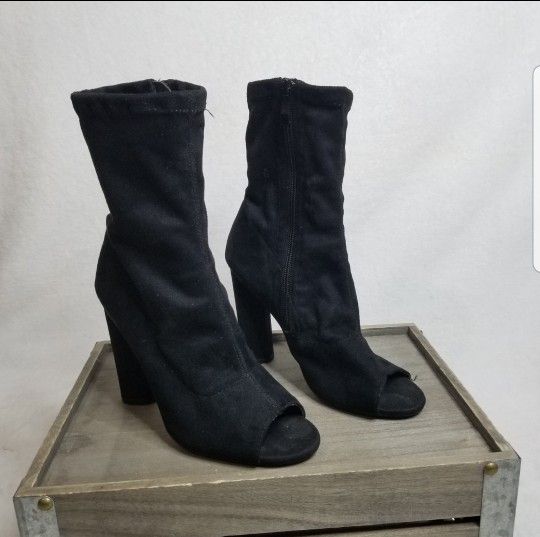 New Edition Womens Peep Toe Black Ankle Heel Booties Sz 6 Zip Up