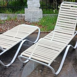 Pool Lounge Chairs