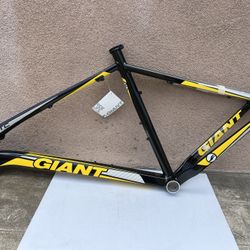 Giant XTC Aluminum Bike Frame XL Black/Yellow New!