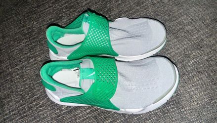 Nike Sock Dart - Women’s Size 8