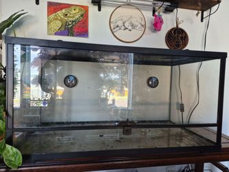 Zoomed front open 40 gallon