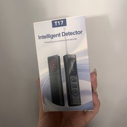 Hidden camera detector