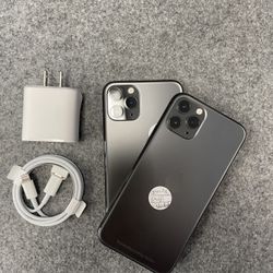 Factory Unlocked Iphone 11 pro 256 gb comes with store warranty 