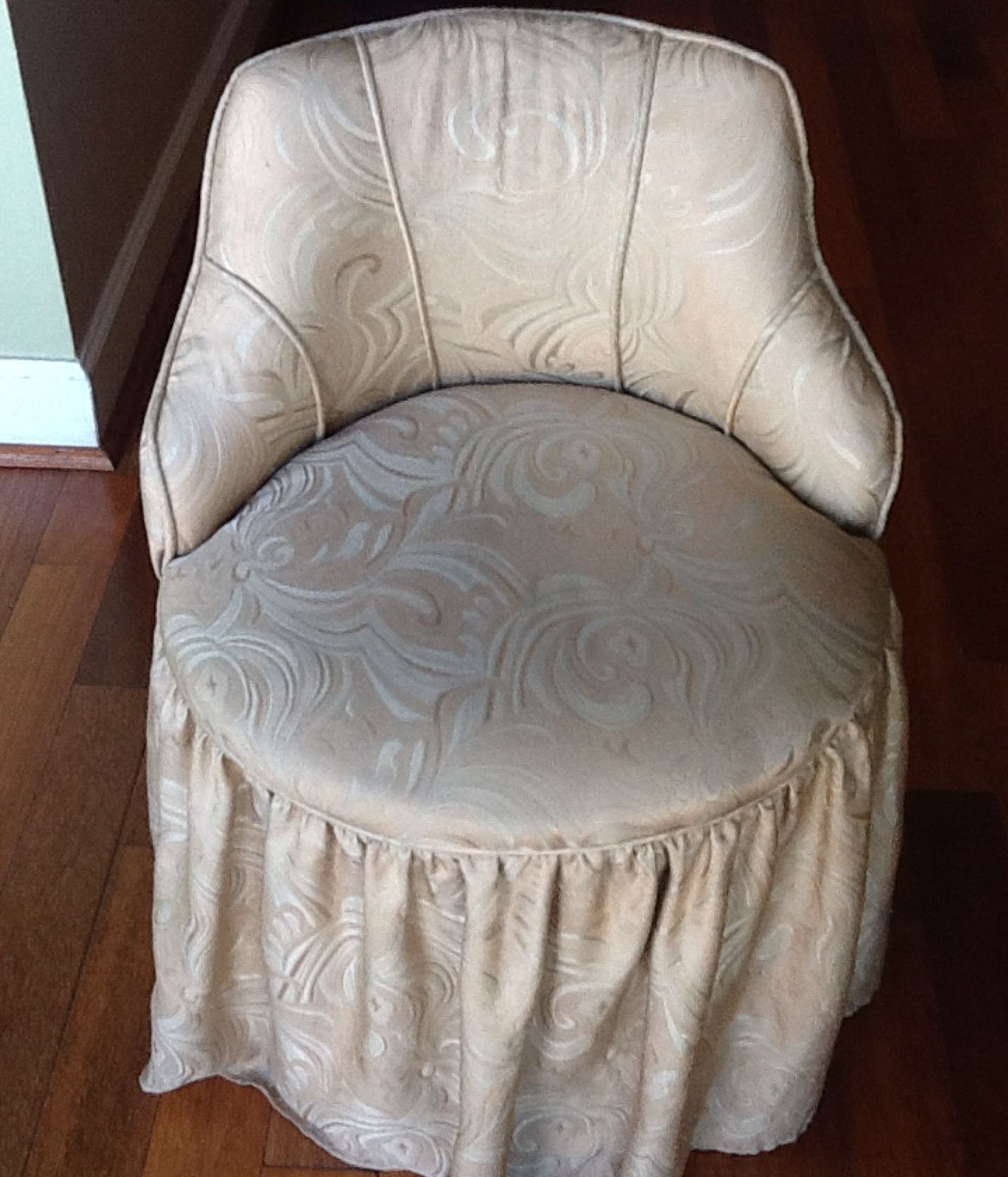 Vintage vanity chair