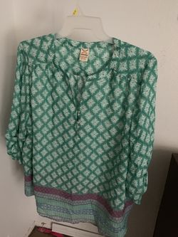 Brand new cotton shirt. Size 3 X. Never worn. Friend lost a lot of weight and is liquidating her clothing.