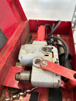 Milwaukee Heavy-Duty Hole Hawg Right-Angle Drill with Case