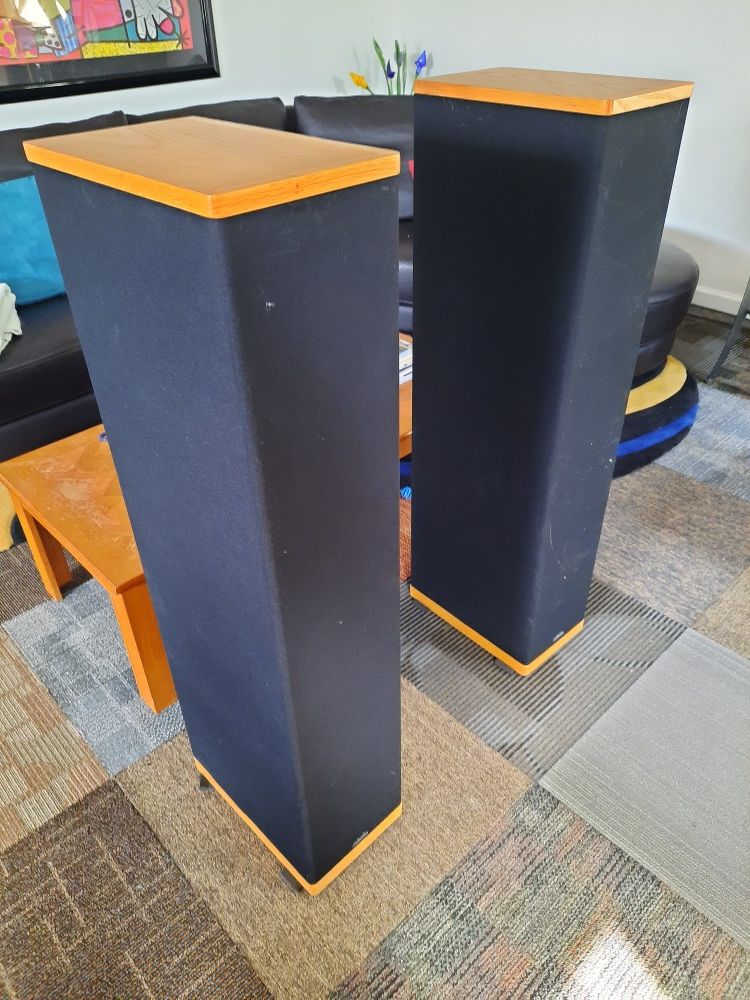 Definitive Technology BP-20 Bipolar Tower Speakers